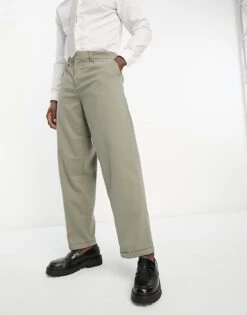 New Look Relaxed Pleat Front Trousers In Khaki For Men Light Khaki