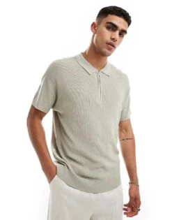 New Look 1/4 Zip Short Sleeve Knitted Polo In Pale Khaki For Men