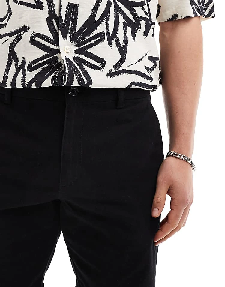 New Look Chino Shorts In Black For Men 2 New Look Chino Shorts In Black For Men - Image 2
