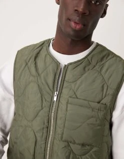 New Look Quilted Gilet In Dark Khaki For Men -Look Espn Store 207657352 3