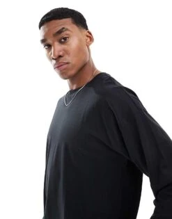 New Look Long Sleeve Oversized T-shirt In Black For Men 7 New Look Long Sleeve Oversized T-shirt In Black For Men -Look Espn Store 207748897 3